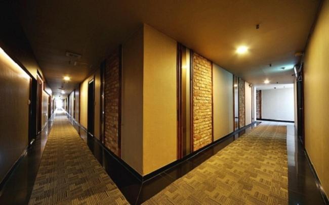 Central Hotel Чханвон Экстерьер фото