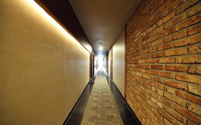 Central Hotel Чханвон Экстерьер фото