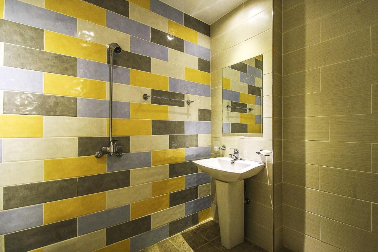 Central Hotel Чханвон Экстерьер фото