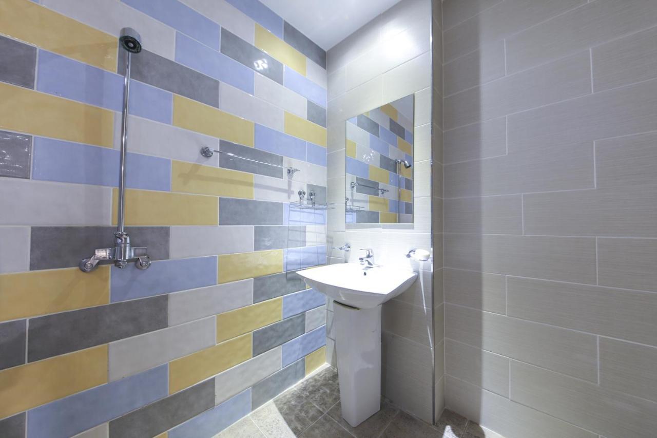 Central Hotel Чханвон Экстерьер фото